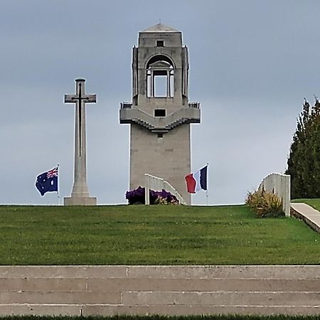 Le Relais De L'Aube Otel Villers-Bretonneux Dış mekan fotoğraf